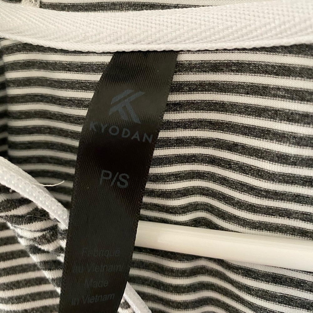 Kyodan Zipup Athletic Top - Picture 5 of 7
